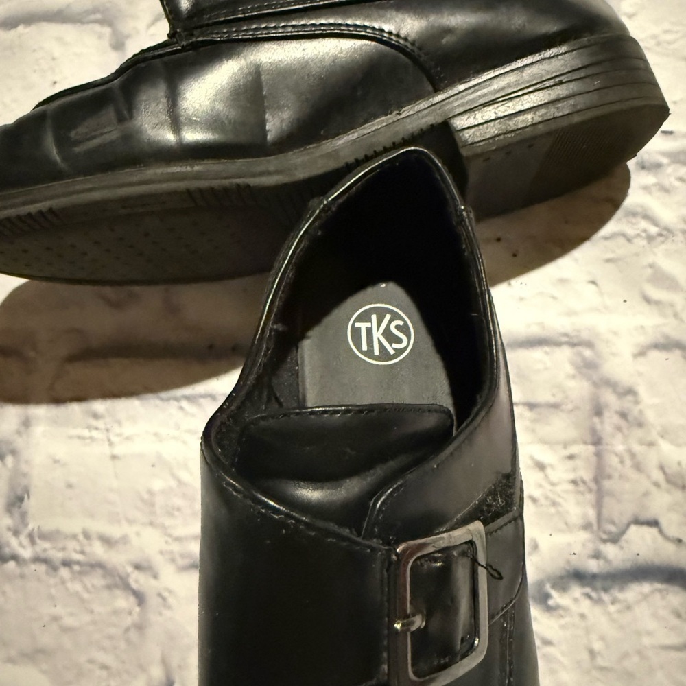 Black Leather Buckle Dress Shoes - Picture 4 of 4